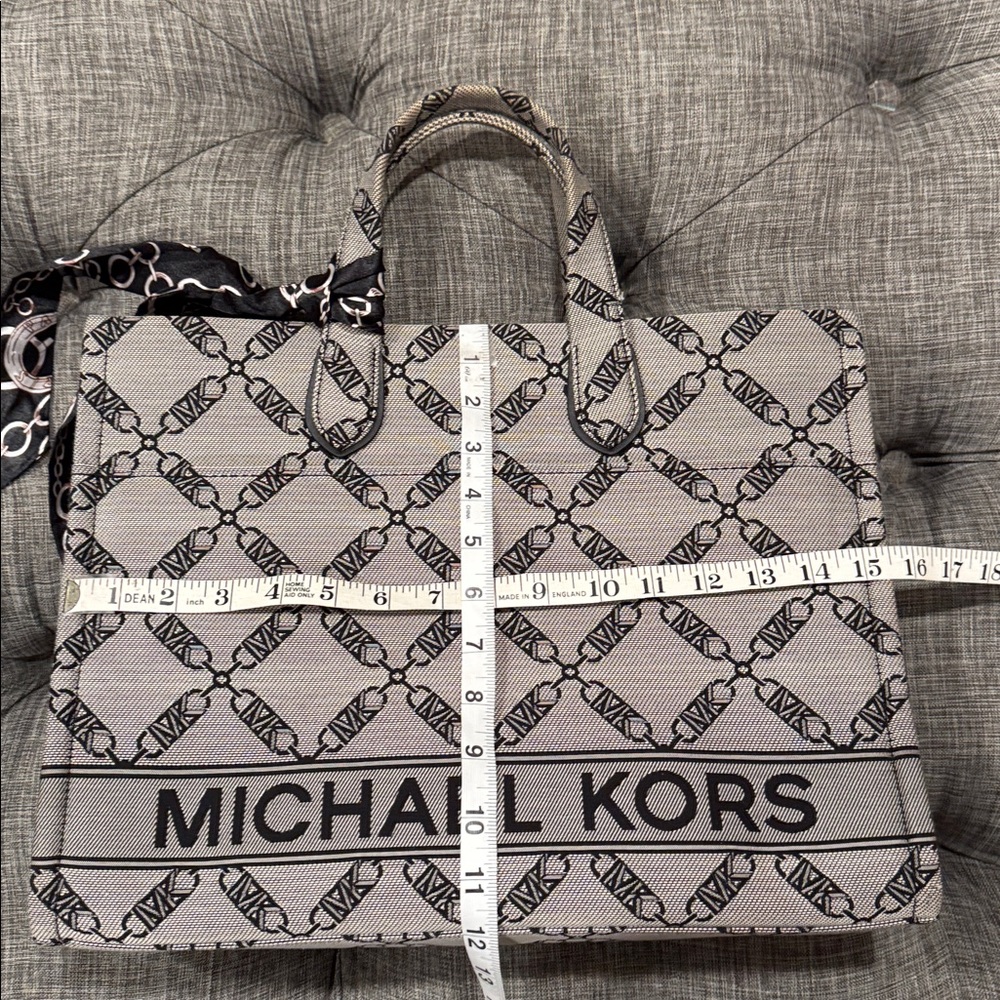 Michael Kors Bag Gigi Empire SAMPLE SALE Black Gray Tote - Picture 17 of 17